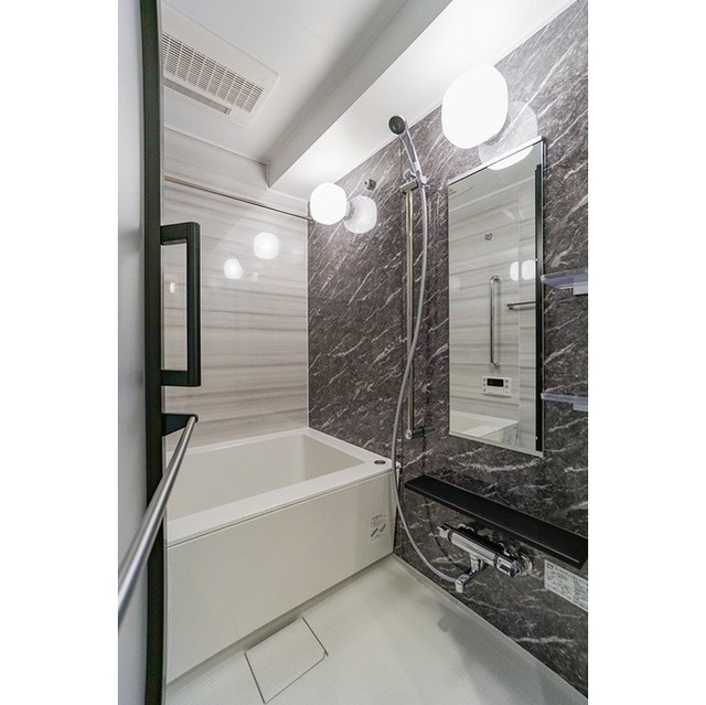 バス・シャワールーム