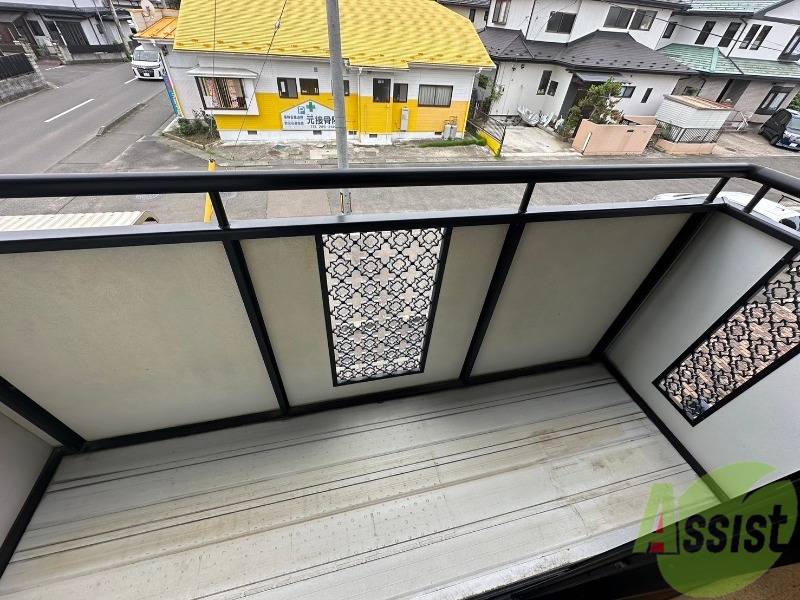 バルコニー　バルコニーは長さも幅も丁度いい広さでした。のびのび出来ますね