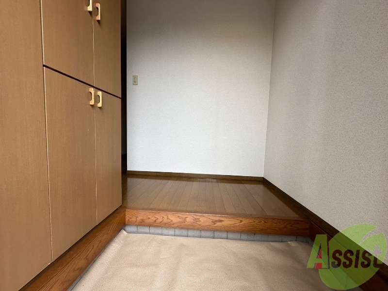 玄関　玄関からの様子です。広々としていて掃除も楽々できそう。