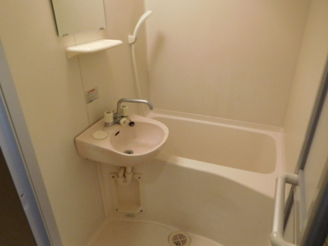 バス・シャワールーム　一日の疲れをこのお風呂でとってくださいね