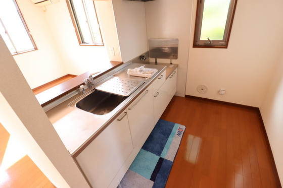 キッチン　※別部屋の写真です