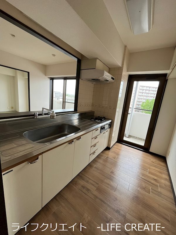 キッチン　写真は601号室