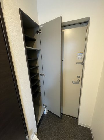 玄関　※参考写真