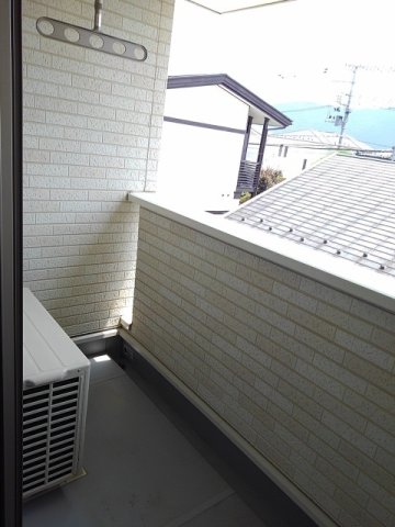 バルコニー　暖かな日差しのふりそそぐバルコニー