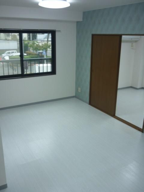 居室・リビング　★★明るい洋室★★