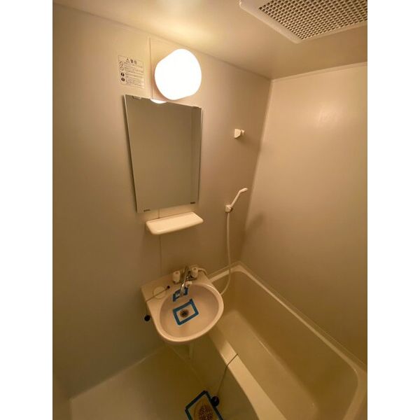 バス・シャワールーム　参考写真。現状優先