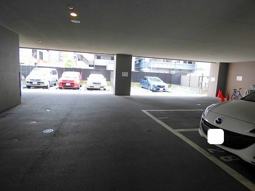 駐車場　平面駐車場