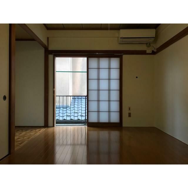 居室・リビング　きれいなフローリング