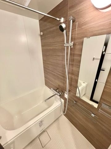 バス・シャワールーム　ゆったり過ごせるお風呂です♪