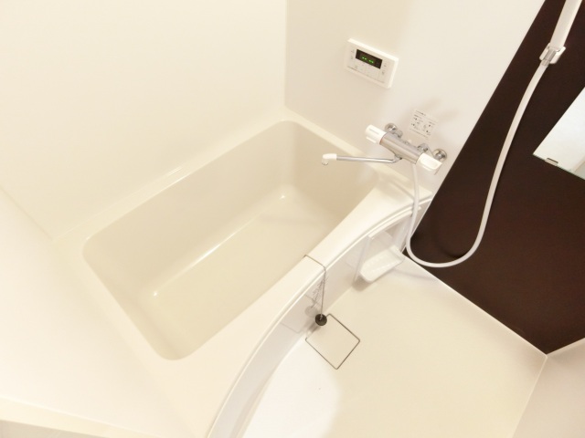 バス・シャワールーム　浴室乾燥機付きです