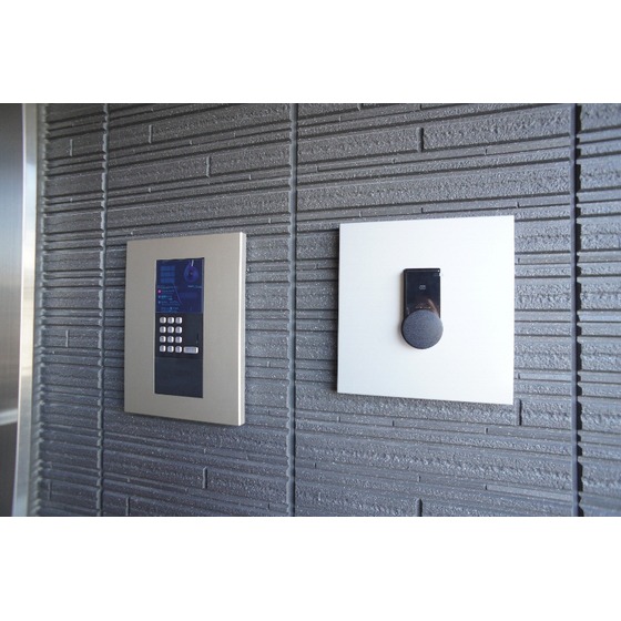 その他　共用エントランスにはオートロックあり