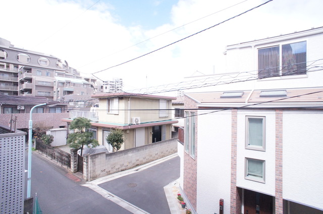 眺望　お部屋からの景色です！圧迫感がないので暮らしやすい♪