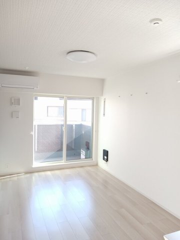 居室・リビング　ゆったり過ごせる居間です