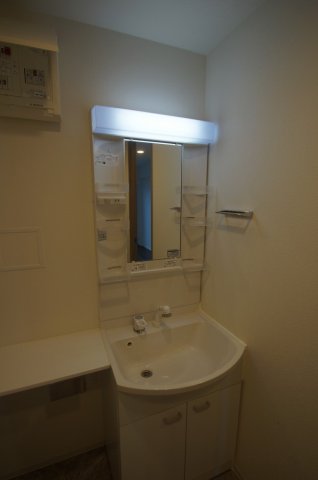 洗面設備　コンパクトで使いやすい洗面所