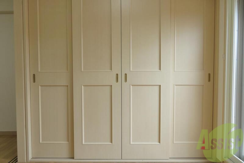 収納　寝室には大きめのクローゼットがございます。