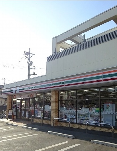 コンビニ　セブンイレブン（コンビニ）まで220m
