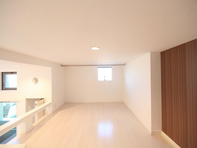 その他部屋・スペース　上階ロフト6.2帖（収納としてもお部屋としても使えます）