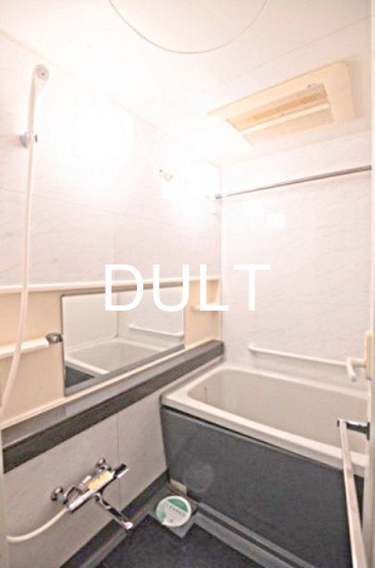 バス・シャワールーム　バスルームです。