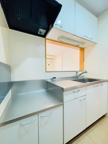 キッチン　同マンション別部屋　参考写真