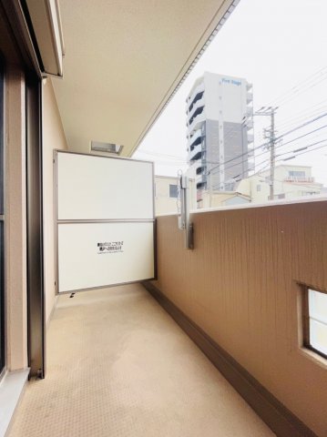 バルコニー　同マンション別部屋　参考写真