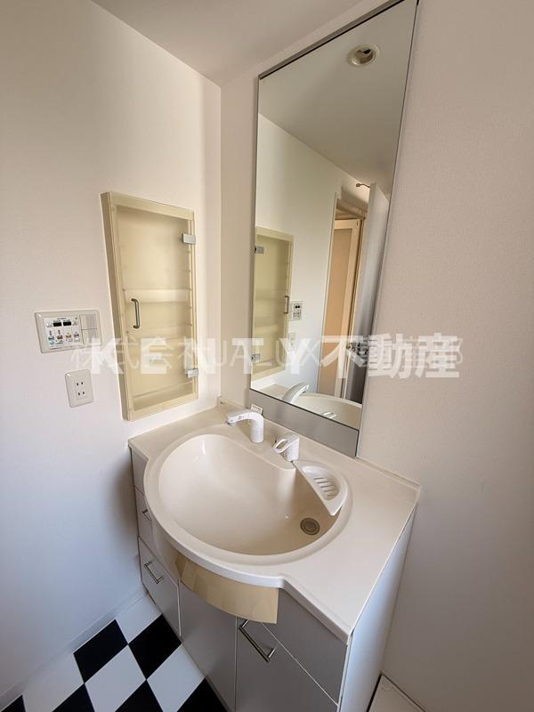 洗面設備　広い洗面スペース