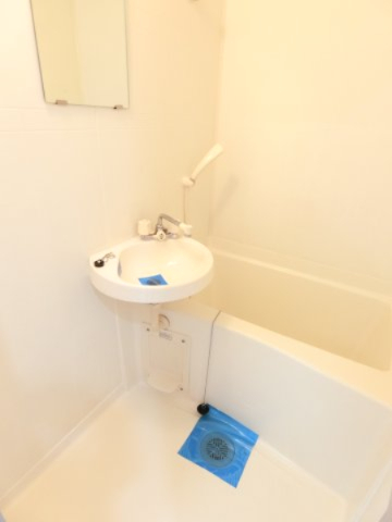 バス・シャワールーム　詳細は、RISUMO江坂本店までお問合せください♪