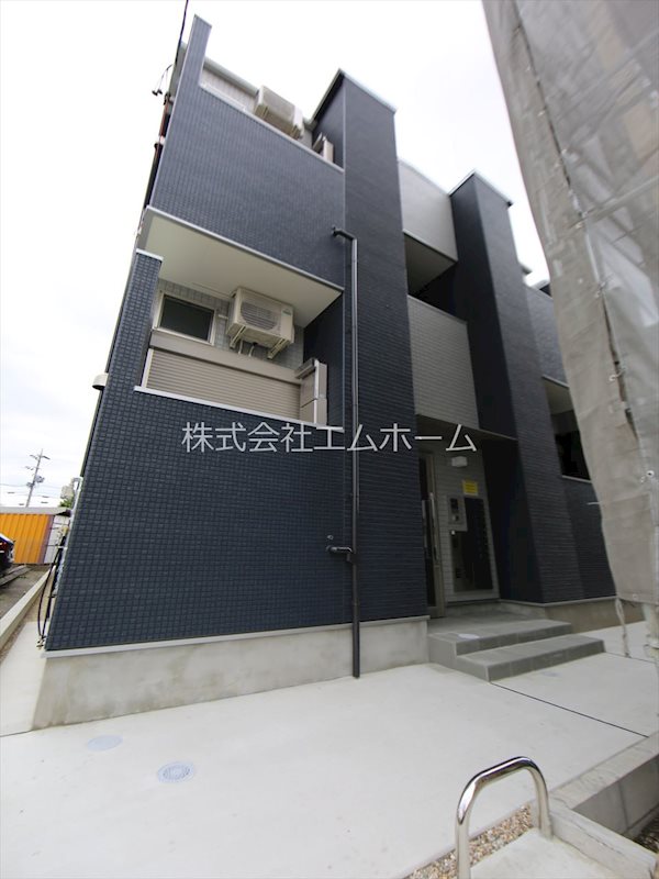 建物外観　外観　オートロック付　宅配ＢＯＸ有り