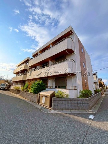建物外観　落ち着いた雰囲気の外観です