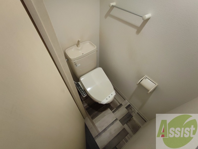 トイレ　こちらはトイレです。清潔感があり、安心して使用できます。