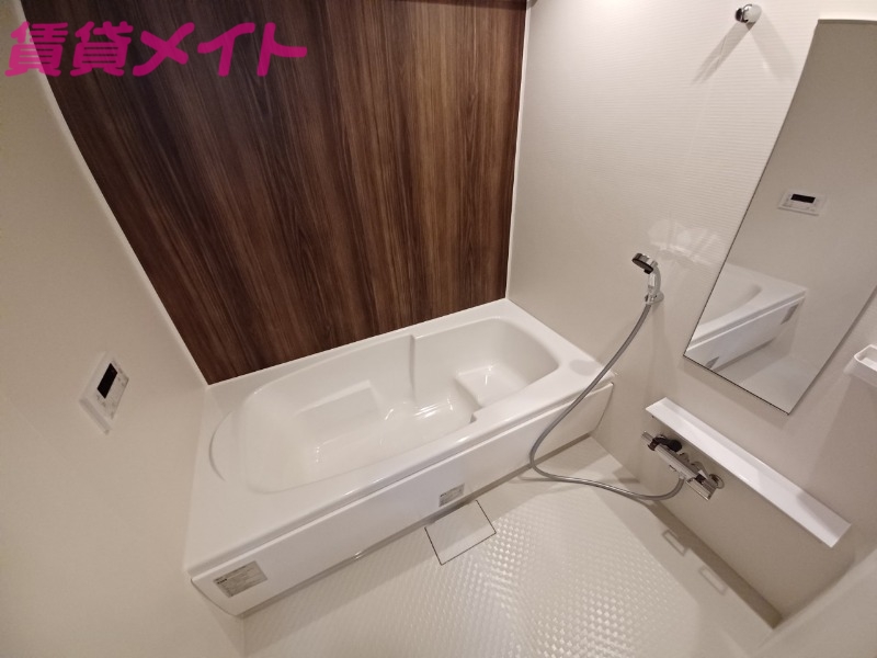 バス・シャワールーム　同型参考写真