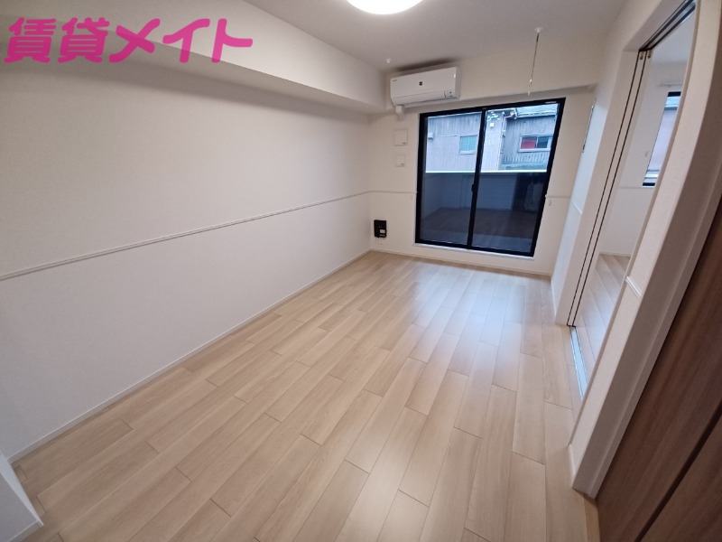 居室・リビング　同型参考写真