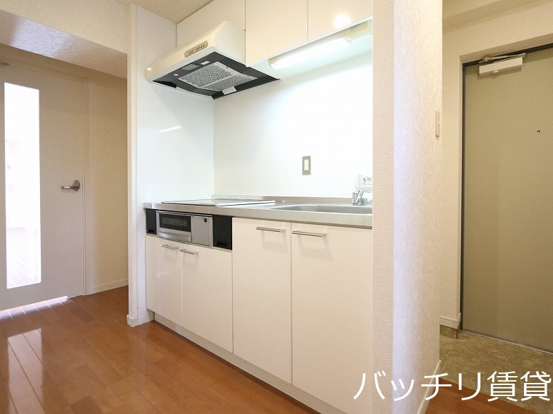キッチン　画像は別号室タイプの為、現状を優先致します。