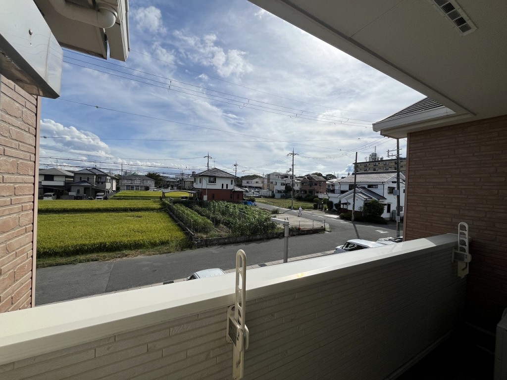 バルコニー　南向き日当たり良好です。。