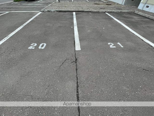 駐車場　駐車場