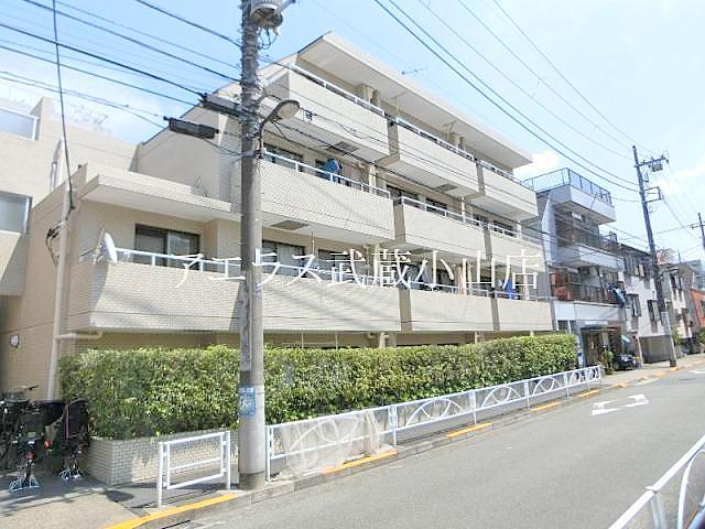 建物外観　タイル張りの外観です