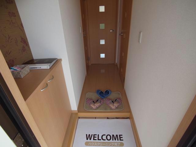 玄関　※同型参考写真