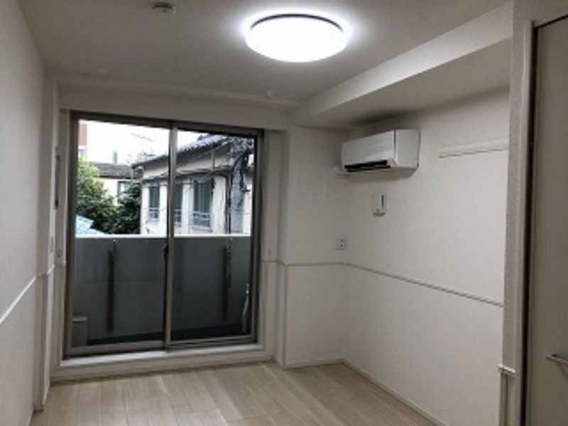 居室・リビング　☆明るい居間☆