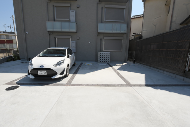 駐車場　駐車場