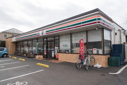 コンビニ　セブンイレブン 世田谷北烏山8丁目店（コンビニ）まで588m