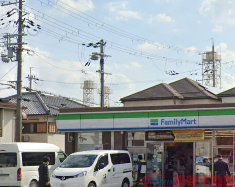 コンビニ　ファミリーマート茨木沢良宜浜店（コンビニ）まで590m