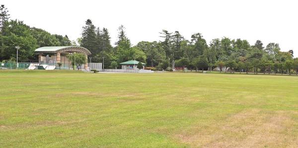 公園　栗沢中央公園（公園）まで923m