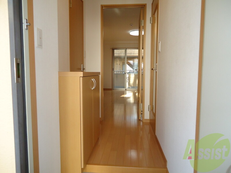 玄関　ゆとりある設計で、お客様を心地よく迎える玄関口。