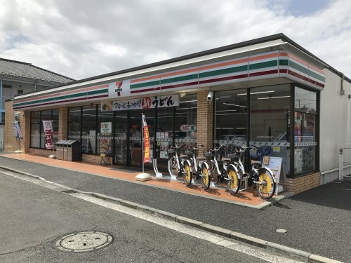 コンビニ　セブンイレブン 横浜新吉田東1丁目店（コンビニ）まで941m