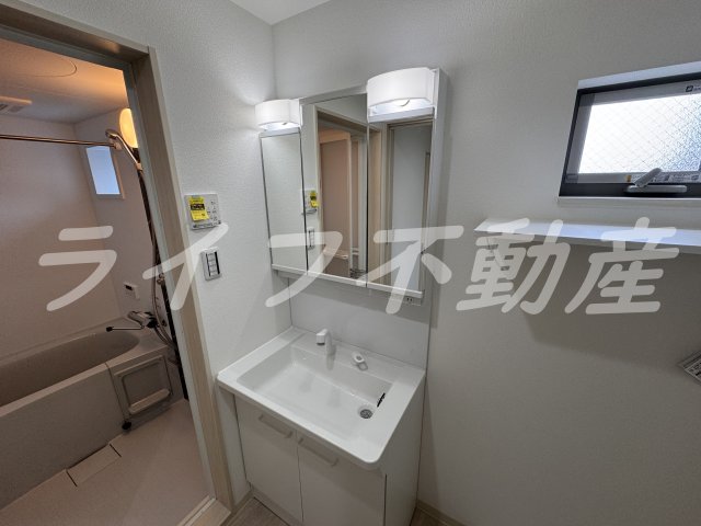 洗面設備　独立洗面化粧台付き