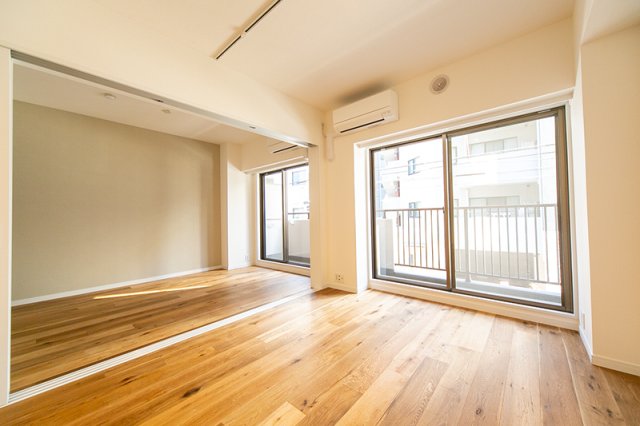 居室・リビング　写真は同タイプ住居です。