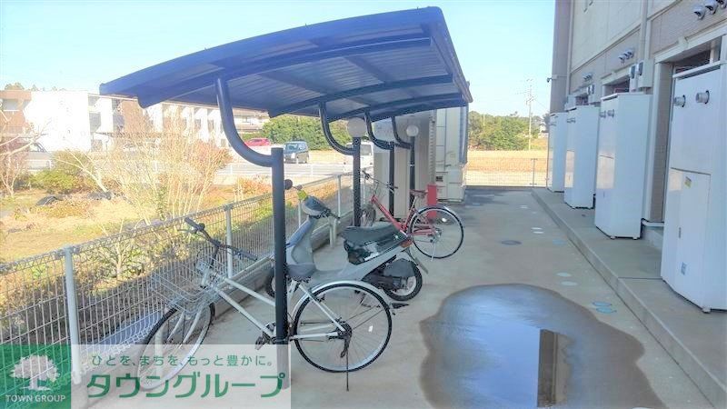 その他　屋根付き駐輪場