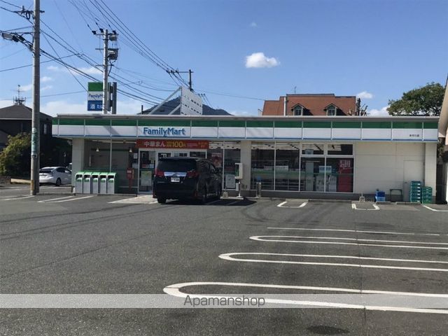 コンビニ　ファミリーマートあきた店（コンビニ）まで895m