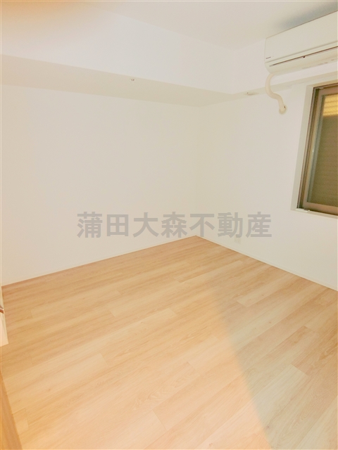 その他　玄関脇の洋室6帖