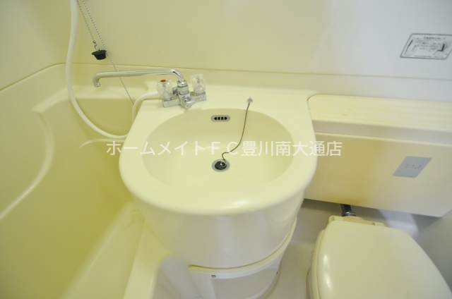 洗面設備　同型別部屋写真