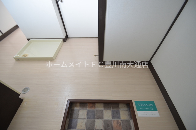 玄関　同型別部屋写真